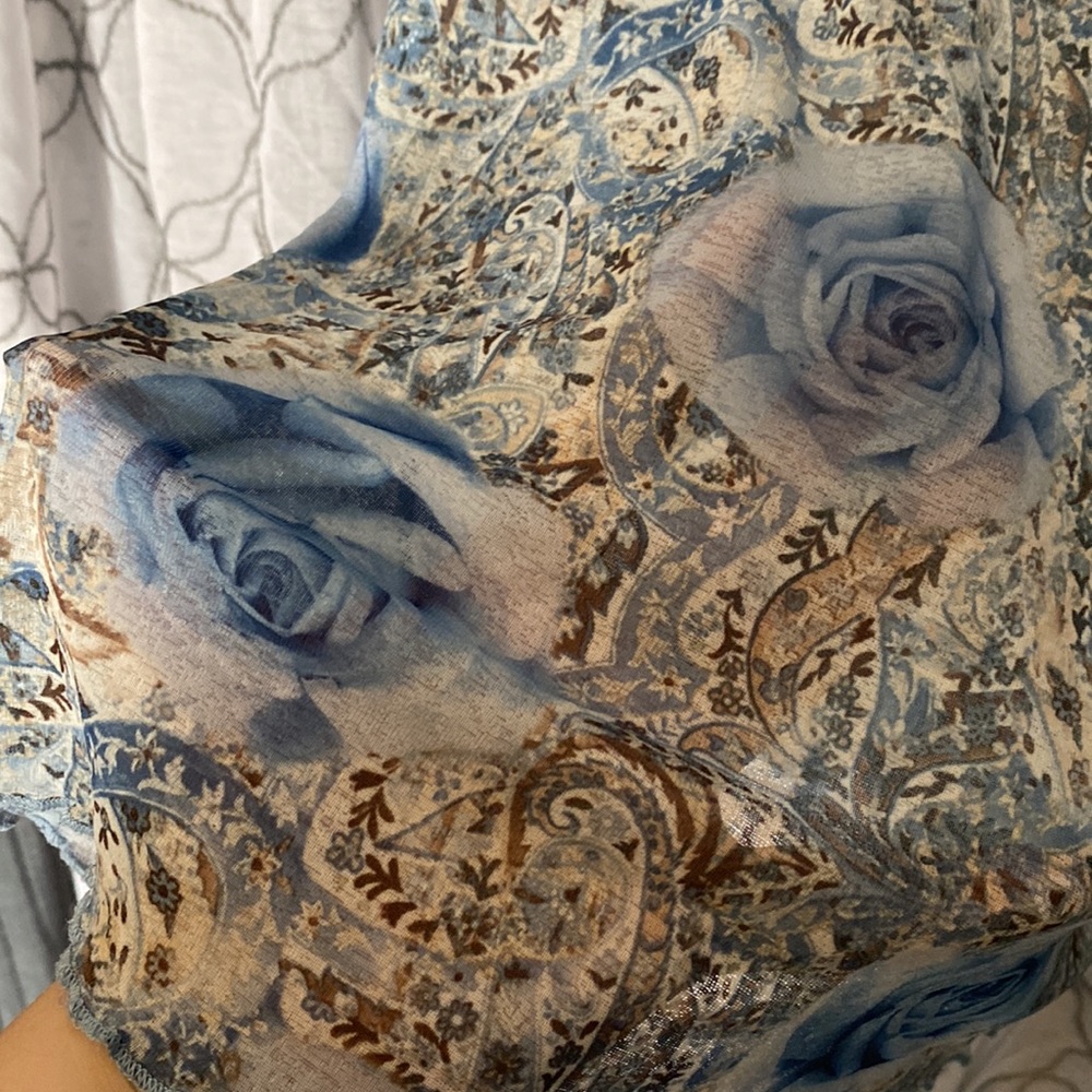 Light blouse! - Picture 4 of 5